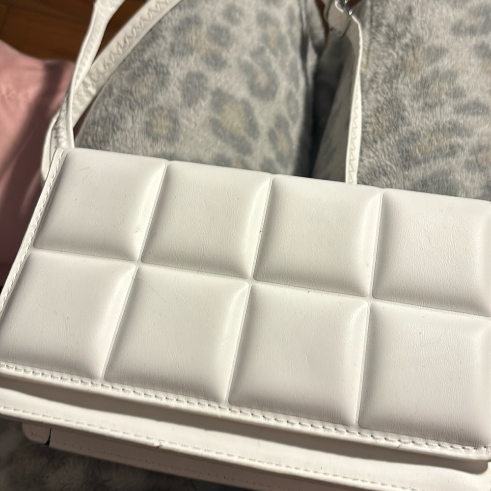 BASIC WHITE BAG